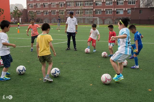 俄体育部长：国际冰球联合会纪律委员会取消俄罗斯国家队禁赛决定